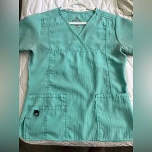 SCRUBLETICS SIZE SMALL Scrub Top